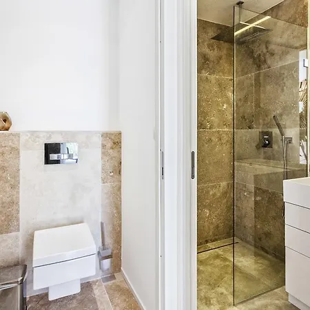 アパート Azure ラ・クロワ・ヴァルメ